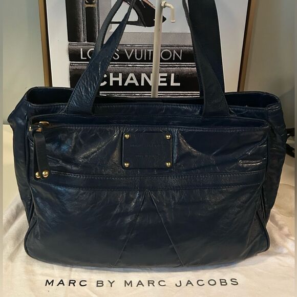 Marc Jacobs Dark Blue Crinkled Leather Shoulder Bag Chic Spacious Tote - Picture 9 of 9
